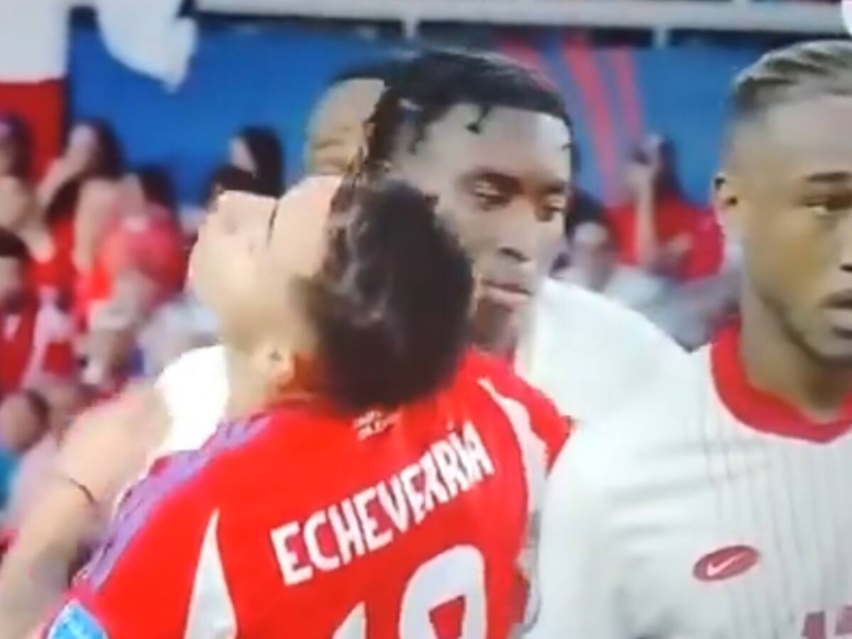 ¿Y el VAR? La alevosa agresión a Rodrigo Echeverría ante Canadá