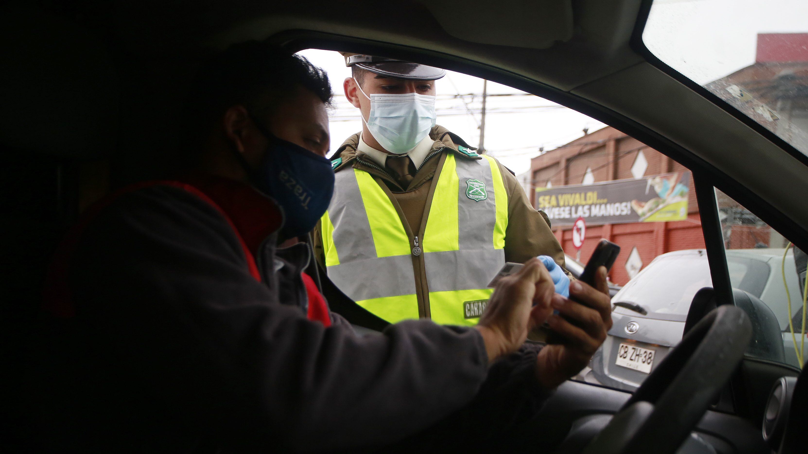 19 de marzo del 2021/SantiagoCarabineros de Chile realiza fiscalización en la comuna de la Florida tras volver a cuarentena

FOTO: KARIN POZO/AGENCIAUNO