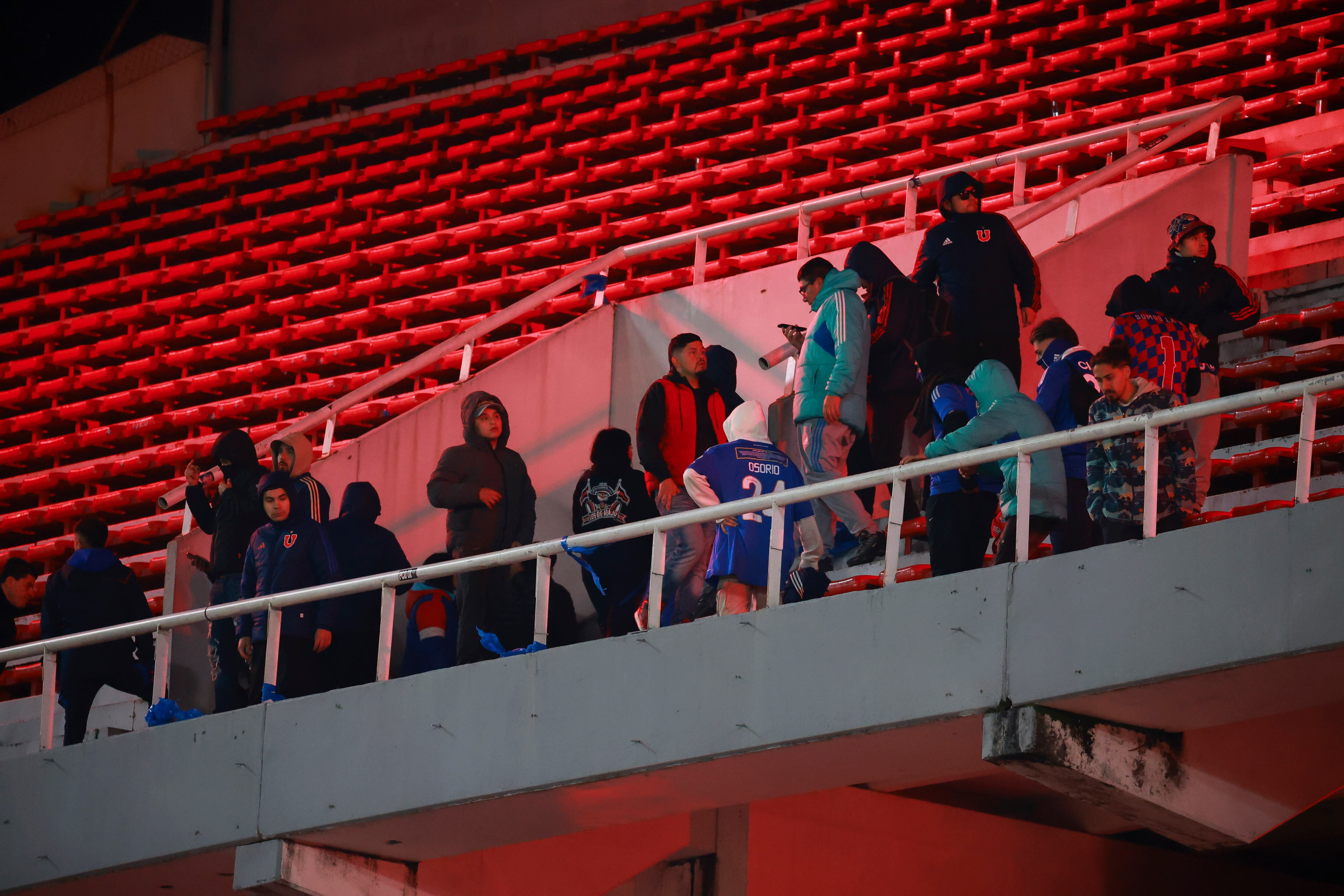 Hinchas de la U en Buenos Aires para el partido ante Independiente