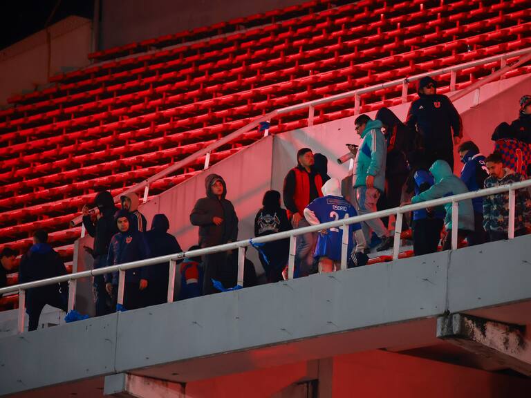 Hinchas de la U en Buenos Aires para el partido ante Independiente