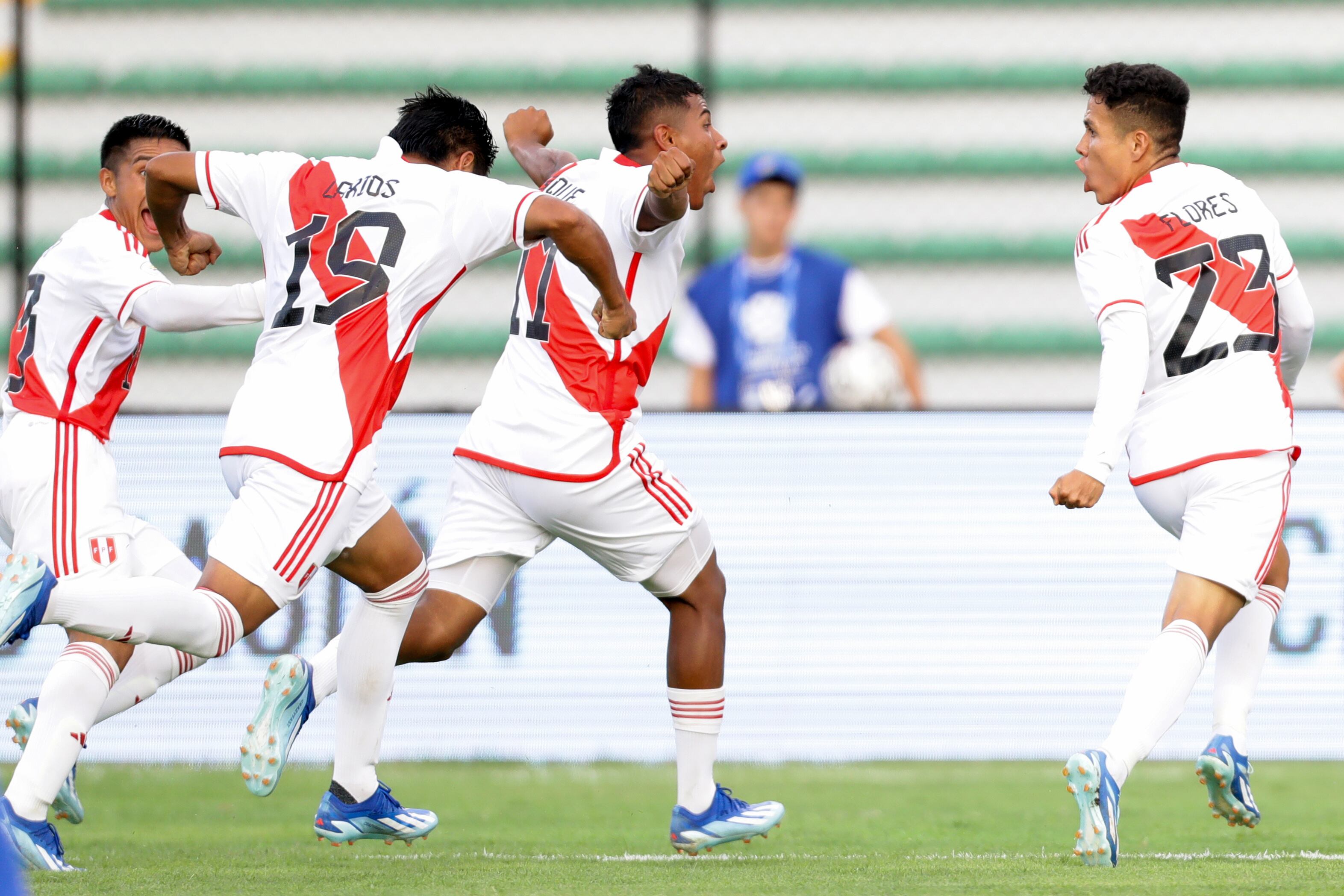 Perú sorprendió a Chile en el debut de ambos en el Preolímpico 2024 | X: Conmebol