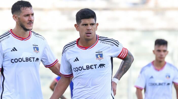 Esteban Pavez condena el comportamiento de la barra de Colo Colo: "Un par de hinchas que vienen a delinquir, nos afecta a nosotros"