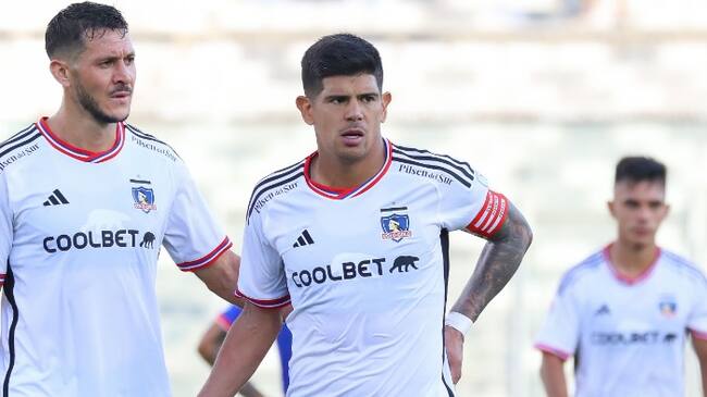 Esteban Pavez condena el comportamiento de la barra de Colo Colo: "Un par de hinchas que vienen a delinquir, nos afecta a nosotros"