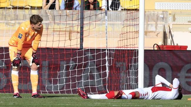 Guillermo Maripán retoma la titularidad en Mónaco con un gol en arco propio