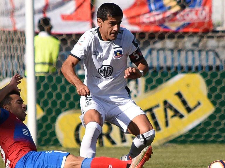 Sufre Colo-Colo: Julio Barroso se lesionó y no viajará a Brasil por Copa Libertadores