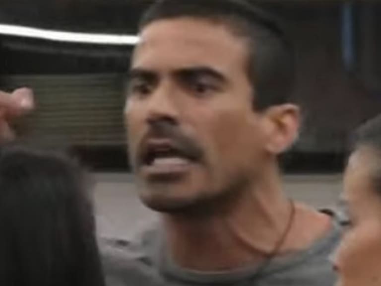 «Es un peligro público»: Sebastián se descontroló violentamente tras llegada de Bambino a Gran Hermano