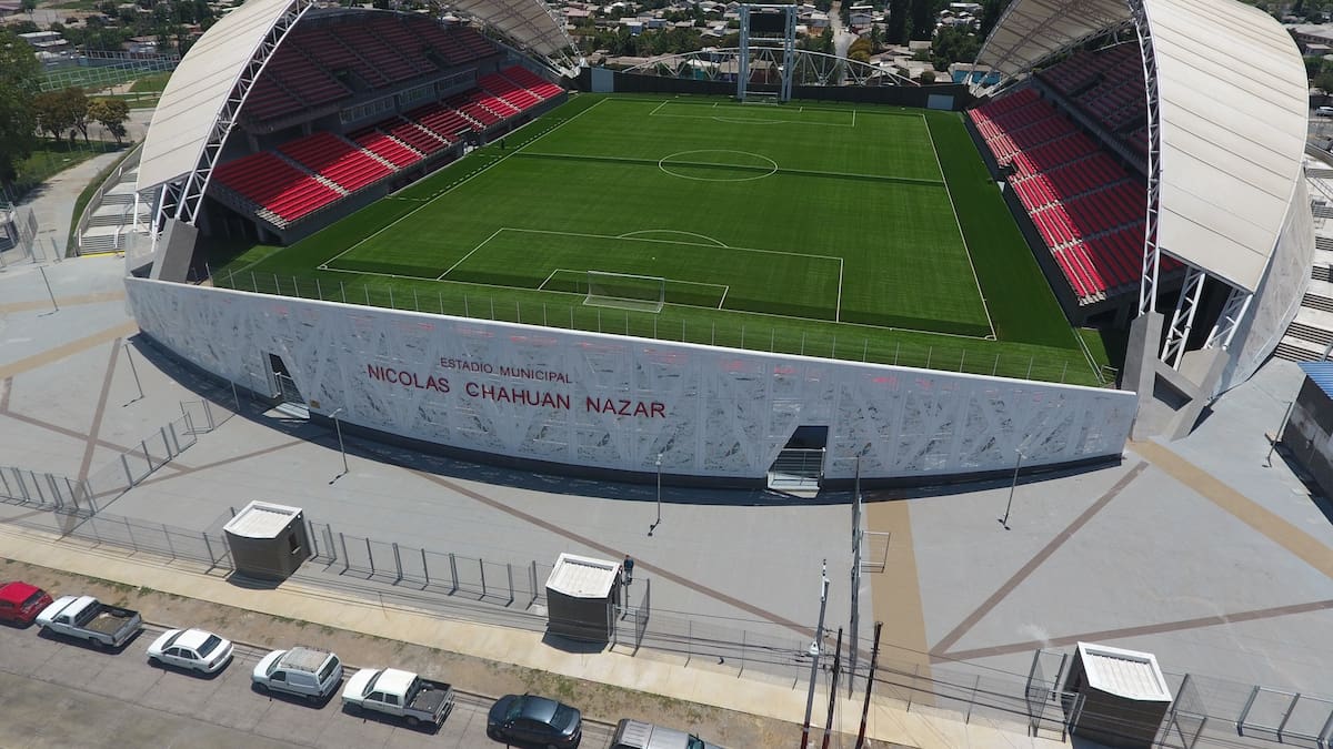 Estadio del fútbol chileno concreta importante mejora y alcanza los estándares de la FIFA y Conmebol
