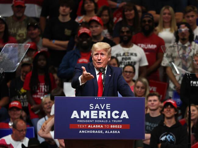 Donald Trump habla en la campaña del Partido Republicano en Alaska
