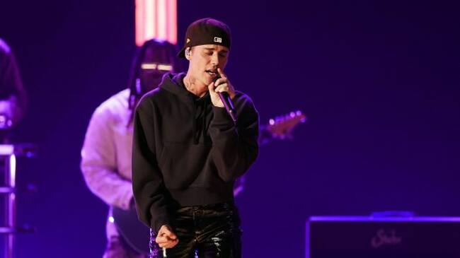 LAS VEGAS, NEVADA - APRIL 03: Justin Bieber performs onstage during the 64th Annual GRAMMY Awards at MGM Grand Garden Arena on April 03, 2022 in Las Vegas, Nevada. (Photo by Rich Fury/Getty Images for The Recording Academy)