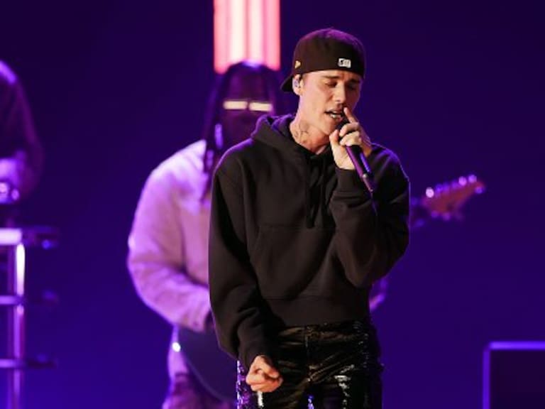 LAS VEGAS, NEVADA - APRIL 03: Justin Bieber performs onstage during the 64th Annual GRAMMY Awards at MGM Grand Garden Arena on April 03, 2022 in Las Vegas, Nevada. (Photo by Rich Fury/Getty Images for The Recording Academy)
