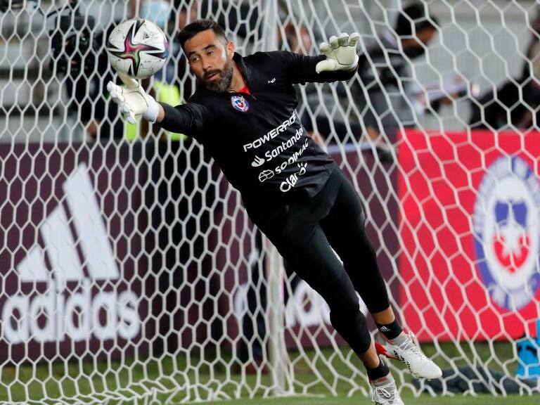 Adherenciolisis: la lesión que marginó a Claudio Bravo de la Roja