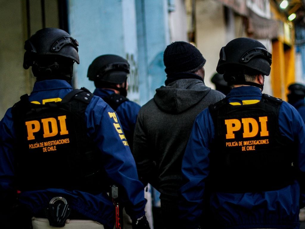 Revelan el mensaje que dejó el detective de la PDI antes de parapetarse: escribió nombres en una servilleta