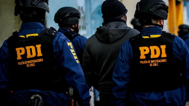 Megaoperativo contra célula del Tren de Aragua deja a ejecutivo bancario detenido en Santiago