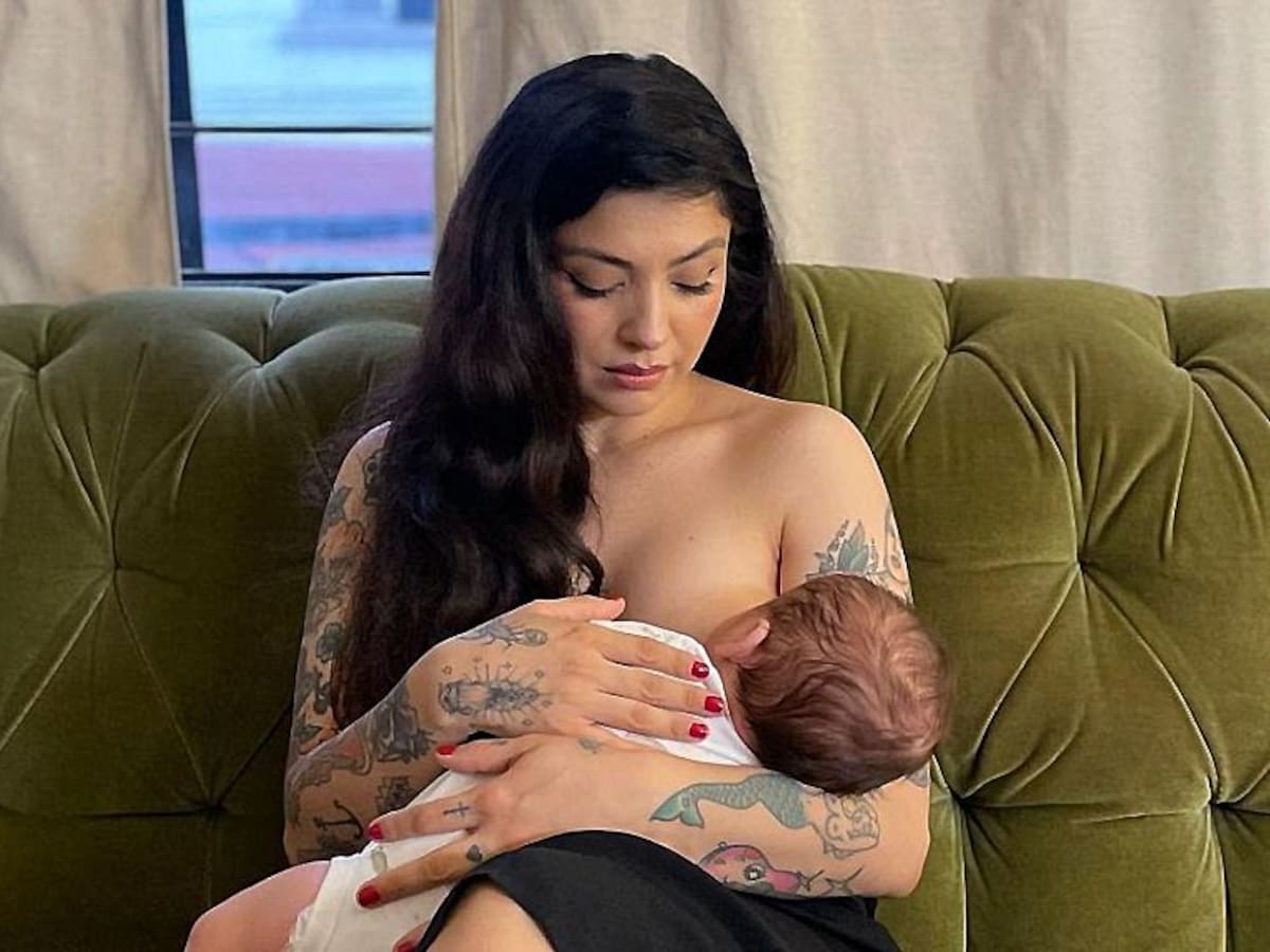 Mon Laferte sorprende a sus fans y muestra por primera vez el rostro de su hijo