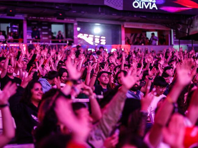 28 DE FEBRERO DE 2025 / VIÑA DEL MAR
Saludo a la comunidad Sorda en la Quinta Vergara, durante el 64 Festival Internacional de la Canción Viña 2025.
FOTO: SEBASTIÁN RÍOS MORALES/AGENCIAUNO