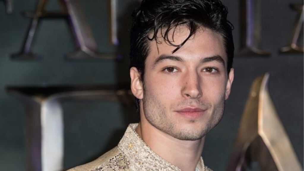Ezra Miller como Salvador Dalí - película Dalíland