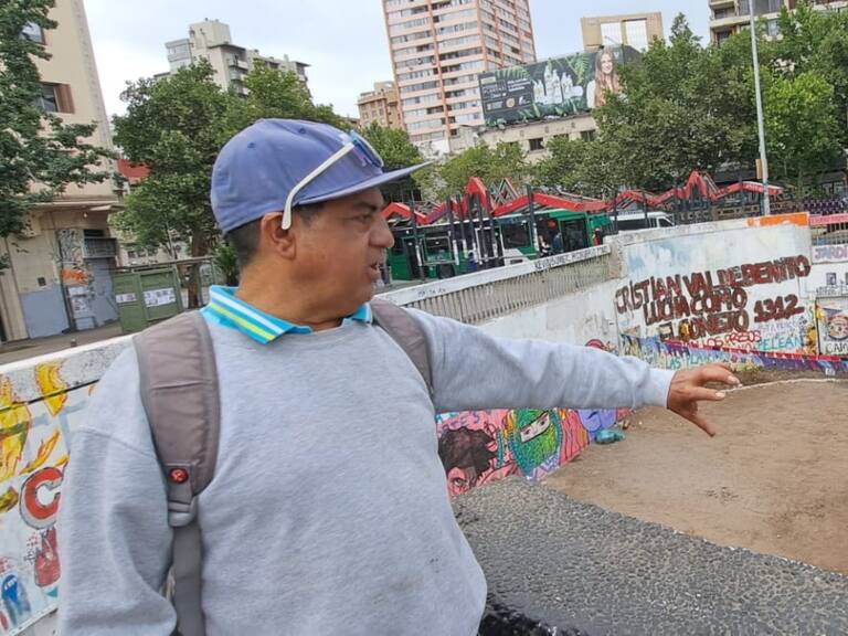 Juan Vera, regador del «Jardín de la Resistencia», por trabajos para reabrir estación Baquedano: «No queremos solo una placa, queremos el espacio»