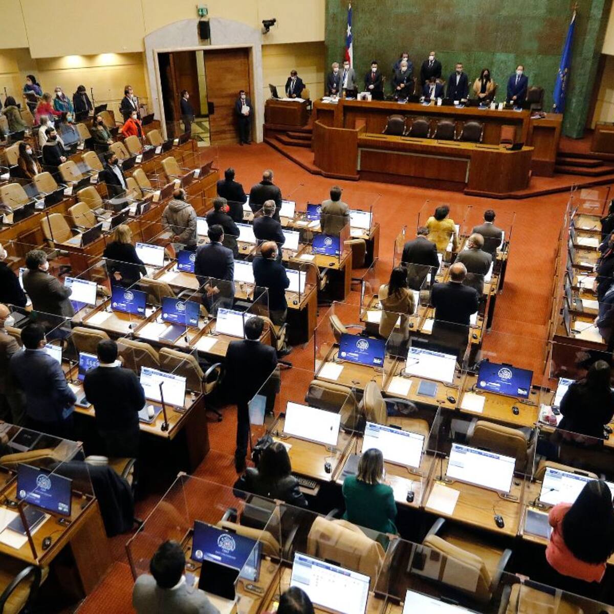 “Chile merece transparencia” versus “circos de la izquierda”: las reacciones tras aprobar Comisión Especial Investigadora por Cerimedo