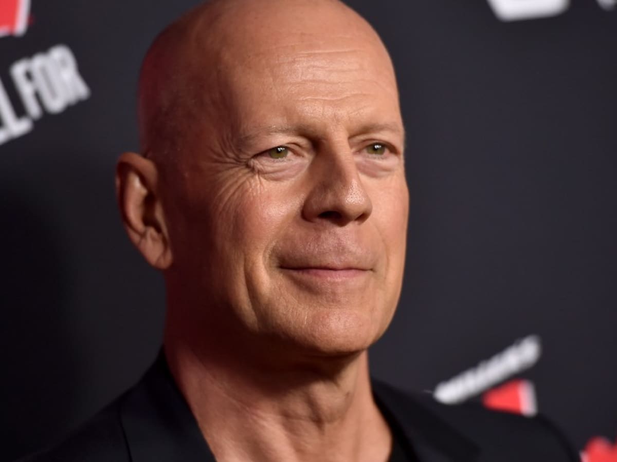 En medio de su delicado estado de salud: Bruce Willis reaparece públicamente en la boda de su hija