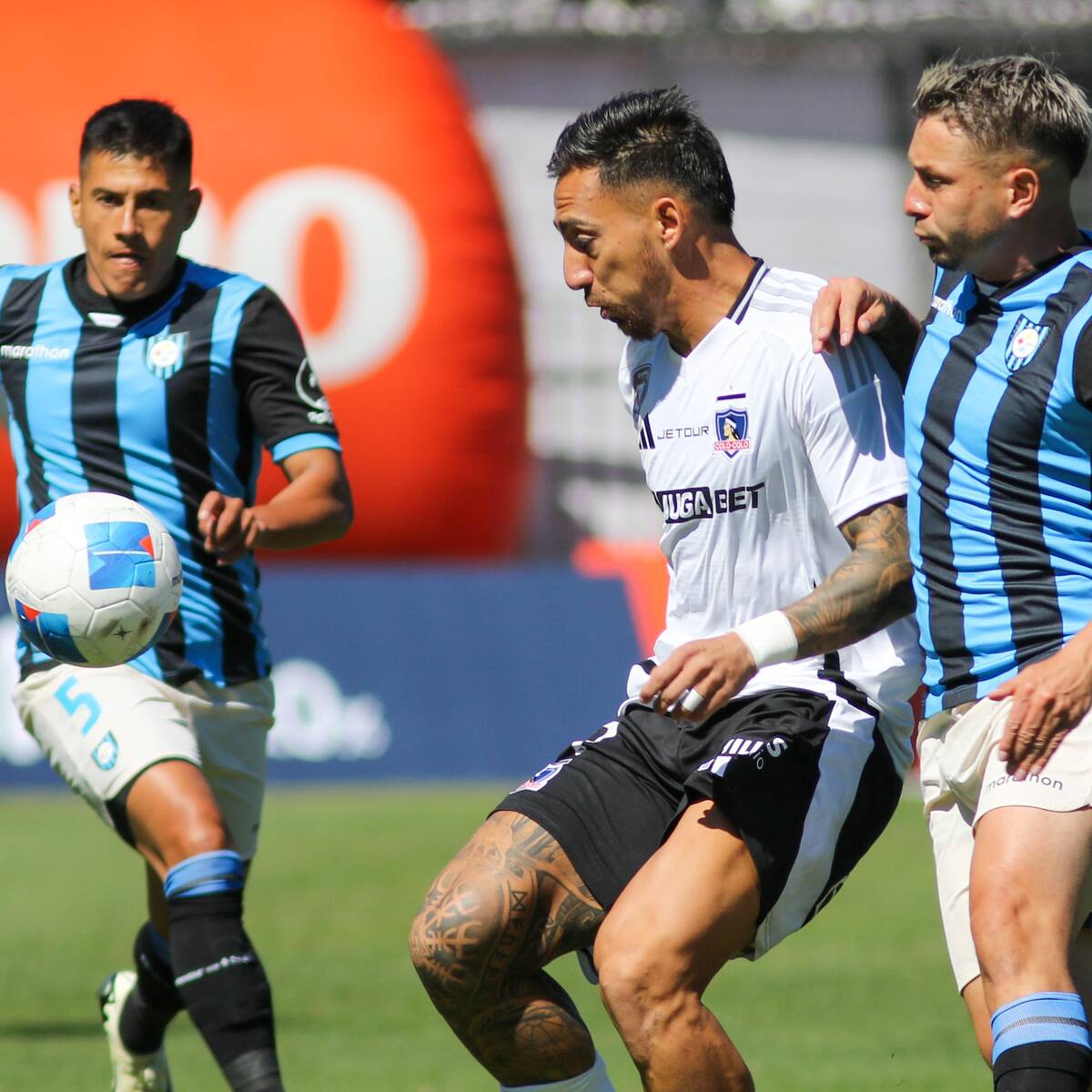 Huachipato lo da vuelta de manera agónica y vence a Colo Colo en Talcahuano por el Campeonato Nacional