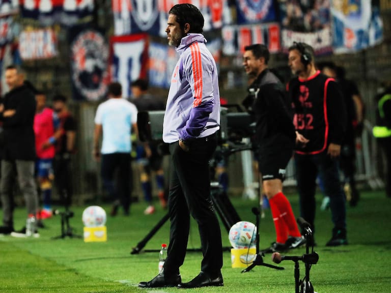 “Hay que seguir trabajando”: Gago justifica la falta de puntería en la U y las ausencias del club ante Everton