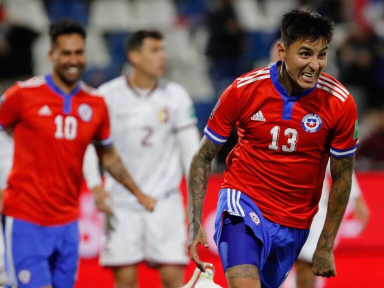 Erick Pulgar maneja una oferta desde Rusia para continuar su carrera