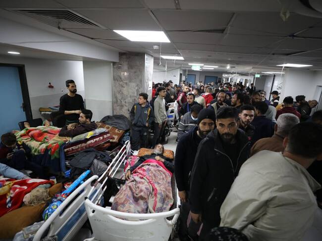 Los palestinos heridos son atendidos en un hospital en la Franja de Gaza, tras los últimos ataques de las fuerzas armadas de Israel.