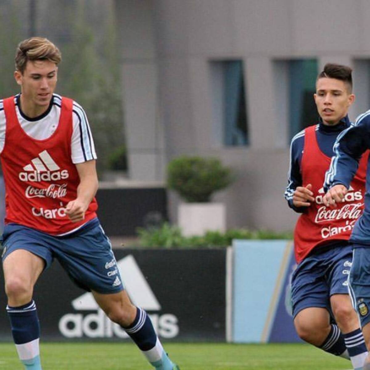 Un refuerzo ‘sorpresa’ llega al fútbol chileno: pasó por la selección argentina y jugó con Messi