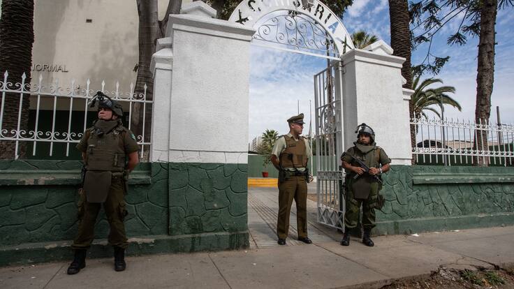 Ante aumento de dotación policial en Chile por crisis de seguridad: ¿Quiénes cumplirán el trabajo administrativo de Carabineros?