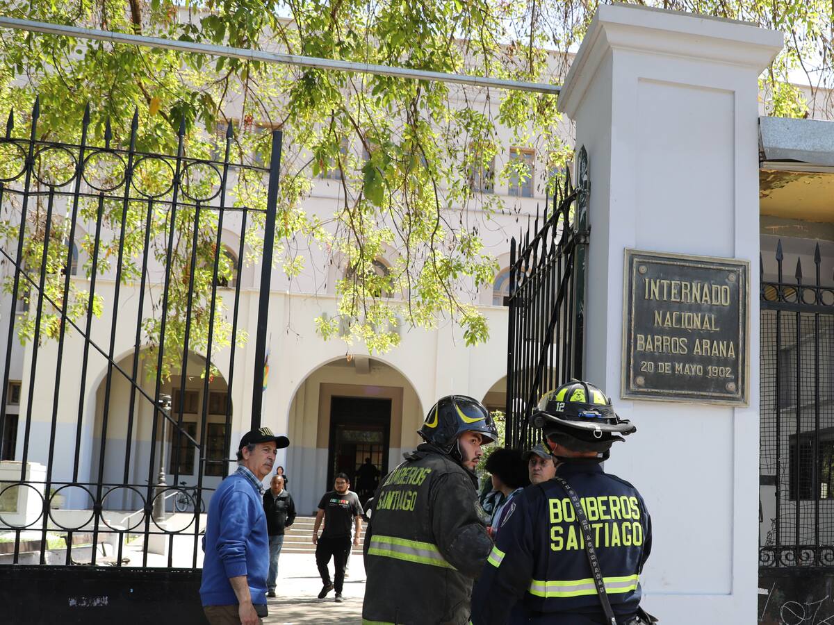 Imágenes muestran magnitud de explosión en el INBA que dejó a más de 20 estudiantes heridos tras manipular bomba molotov