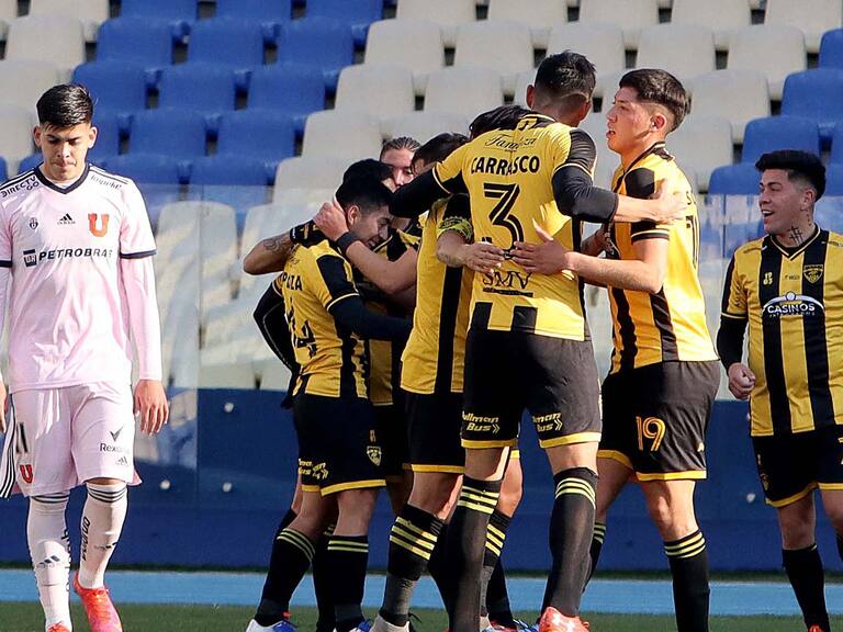 04 de Julio de 2021/CONCEPCION
Fabian Espinoza celebra su gol de Fernández Vial, durante el partido válido por los octavos de finales de la Copa Chile 2021, entre Fernández Vial vs Universidad de Chile, disputado en el Estadio Ester Roa Rebolledo.
FOTO: DANIEL PINO/AGENCIAUNO