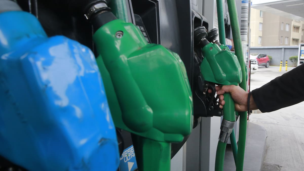 Alza de las bencinas en Chile: estos son los principales descuentos en combustibles para este lunes