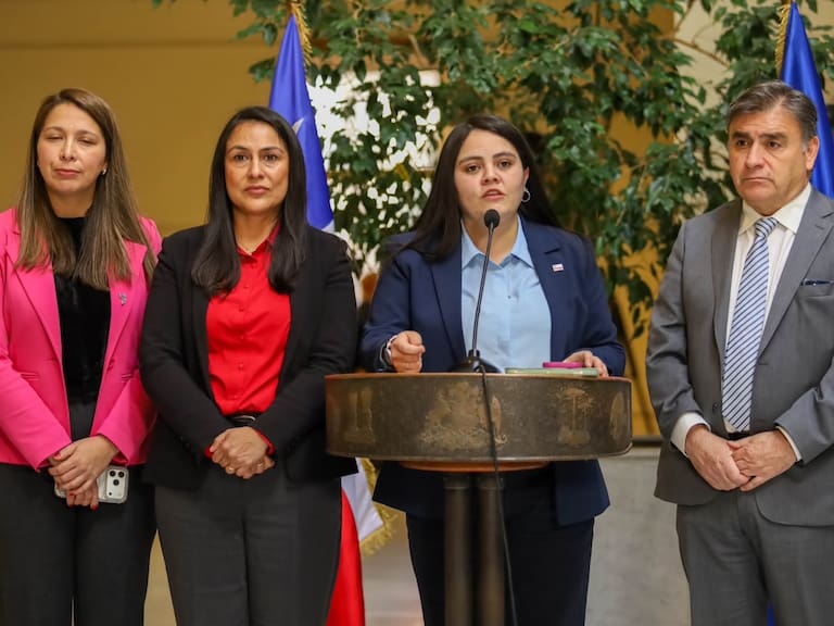 Diputados presentan proyectos para instaurar el Día Nacional de la Oración y otro de la Biblia
