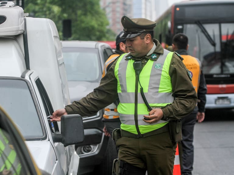Los conductores que ignoren este cartel en la vía pública arriesgan una multa sobre $100 mil en Chile