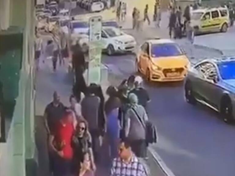 Taxista atropelló a hinchas en Moscú dejando siete heridos