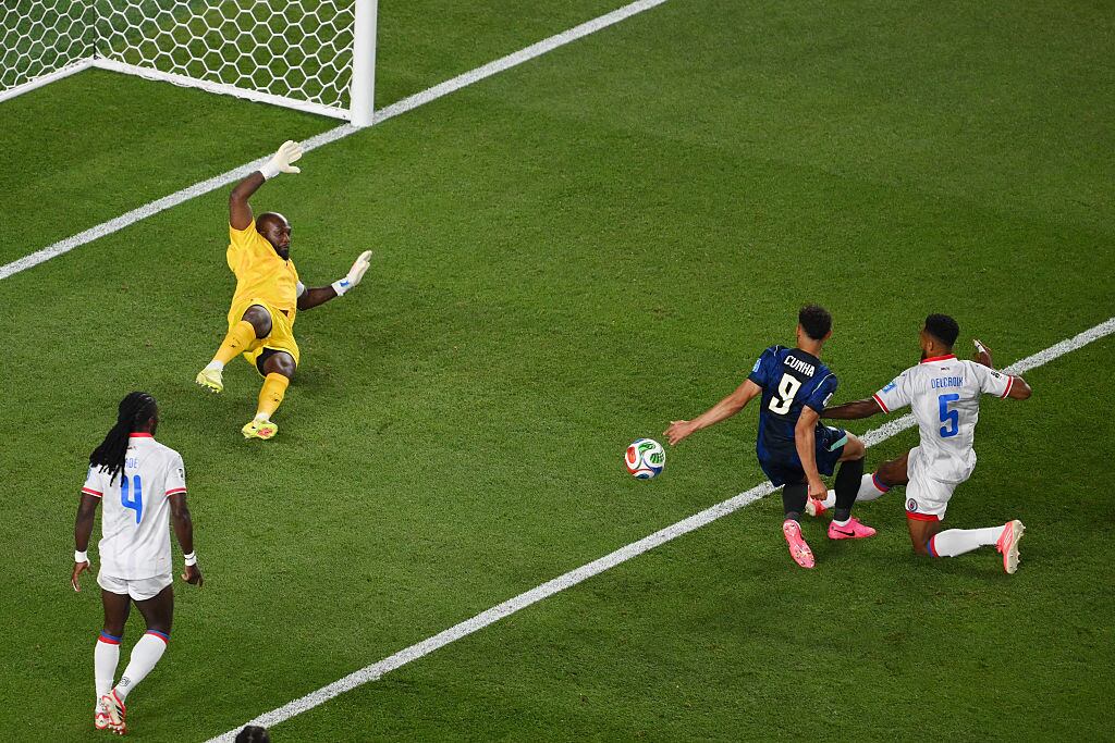 Brazil's forward #09 Matheus Cunha (2nd R) scores his team's first goal during the 2026 World Cup Group C football match between Brazil and Haiti at the Philadelphia Stadium in Philadelphia on June 19, 2026. (Photo by Angela WEISS / AFP via Getty Images)