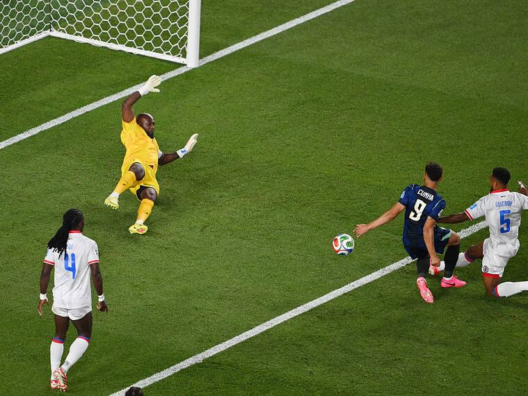 Brazil's forward #09 Matheus Cunha (2nd R) scores his team's first goal during the 2026 World Cup Group C football match between Brazil and Haiti at the Philadelphia Stadium in Philadelphia on June 19, 2026. (Photo by Angela WEISS / AFP via Getty Images)