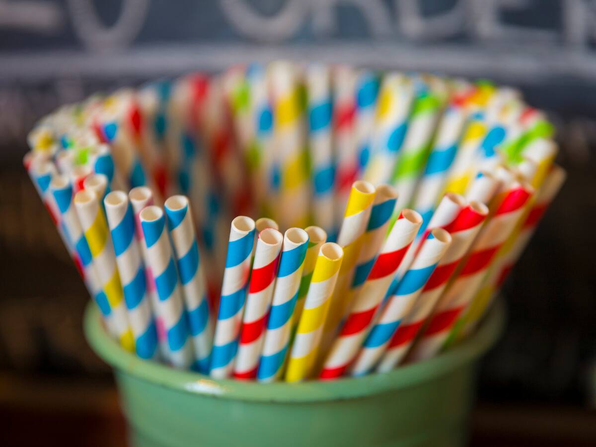 ¿Tampoco son la solución?: investigadores descubren problema con las bombillas de papel