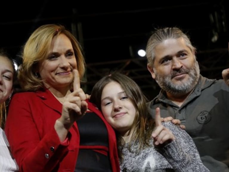 Carolina Goic tuvo cierre de campaña con Eduardo Frei y palabras para Piñera