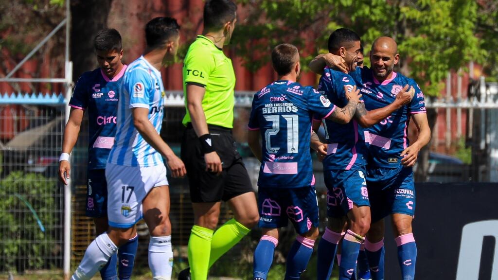 Everton vence a Magallanes y vuelve a ganar un partido en Primera División tras más de un mes