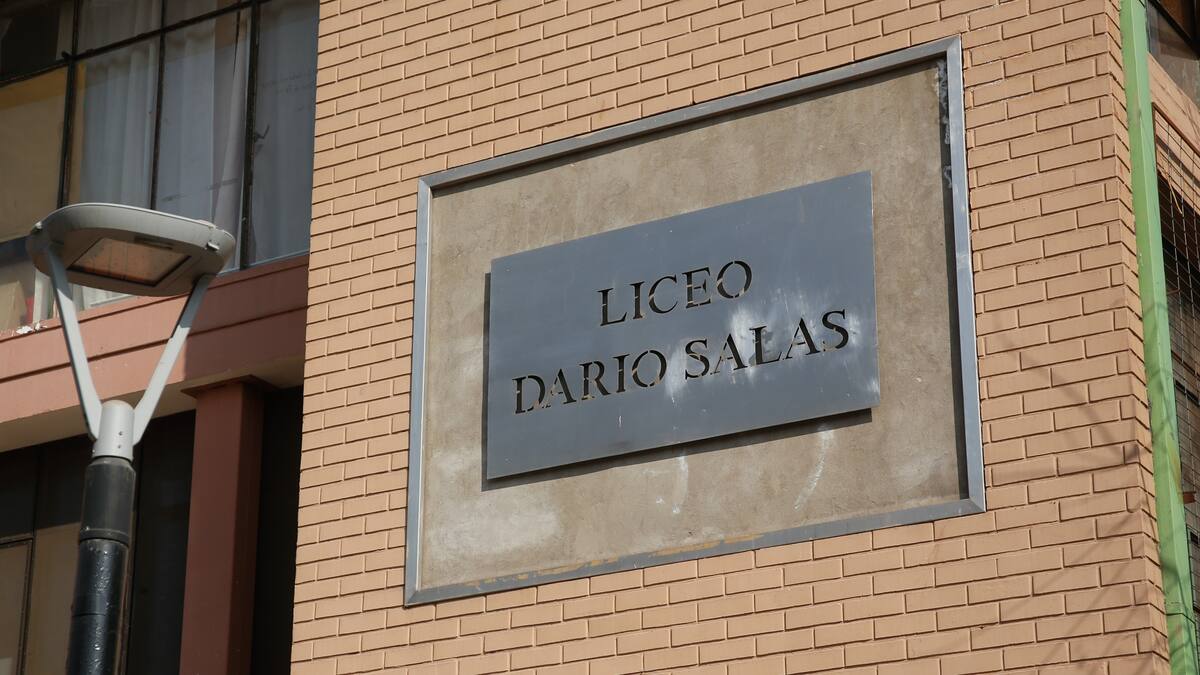 Con “lesiones visibles”: profesor recibe golpiza de alumno en el Liceo Darío Salas