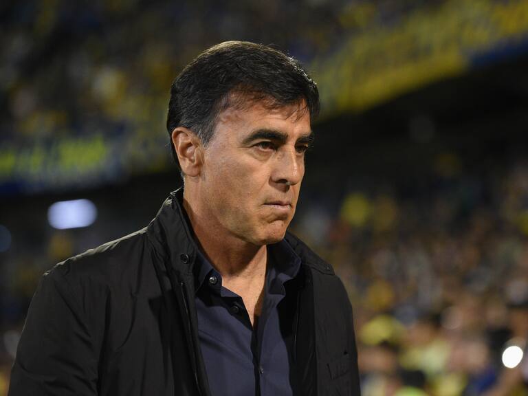 Por presuntas apuestas ilegales: Gustavo Quinteros es citado ante la justicia en Argentina