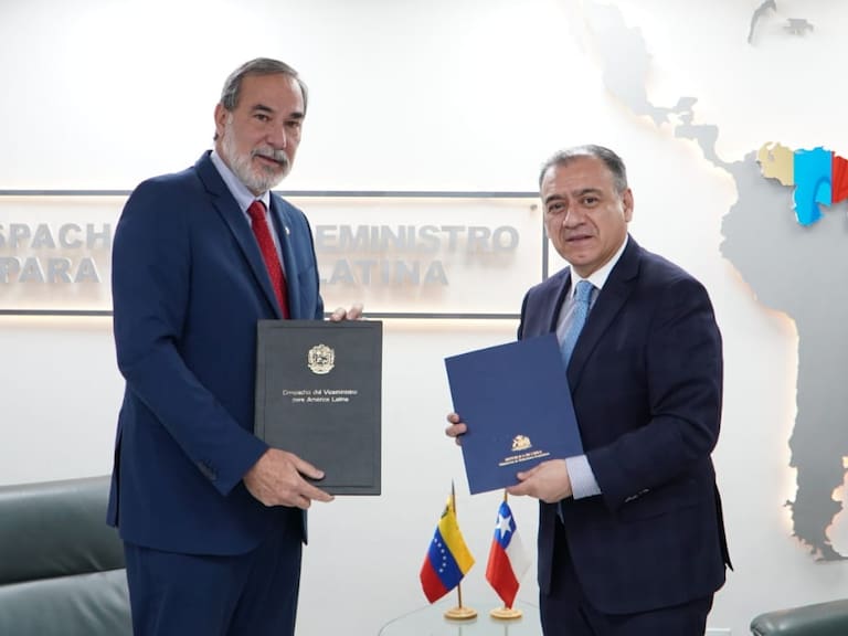 Chile y Venezuela oficializan el retorno de sus vínculos consulares