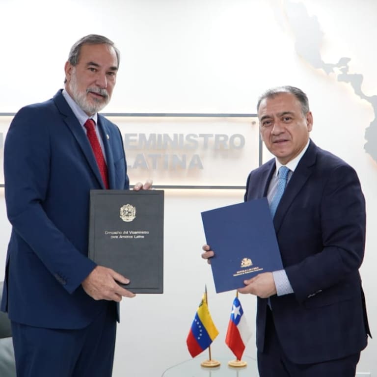 “Un hito en las relaciones”: Chile y Venezuela oficializan el retorno de sus vínculos consulares