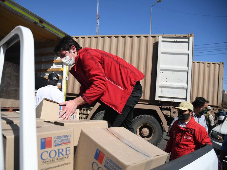 Intendencia de Antofagasta y entrega de cajas