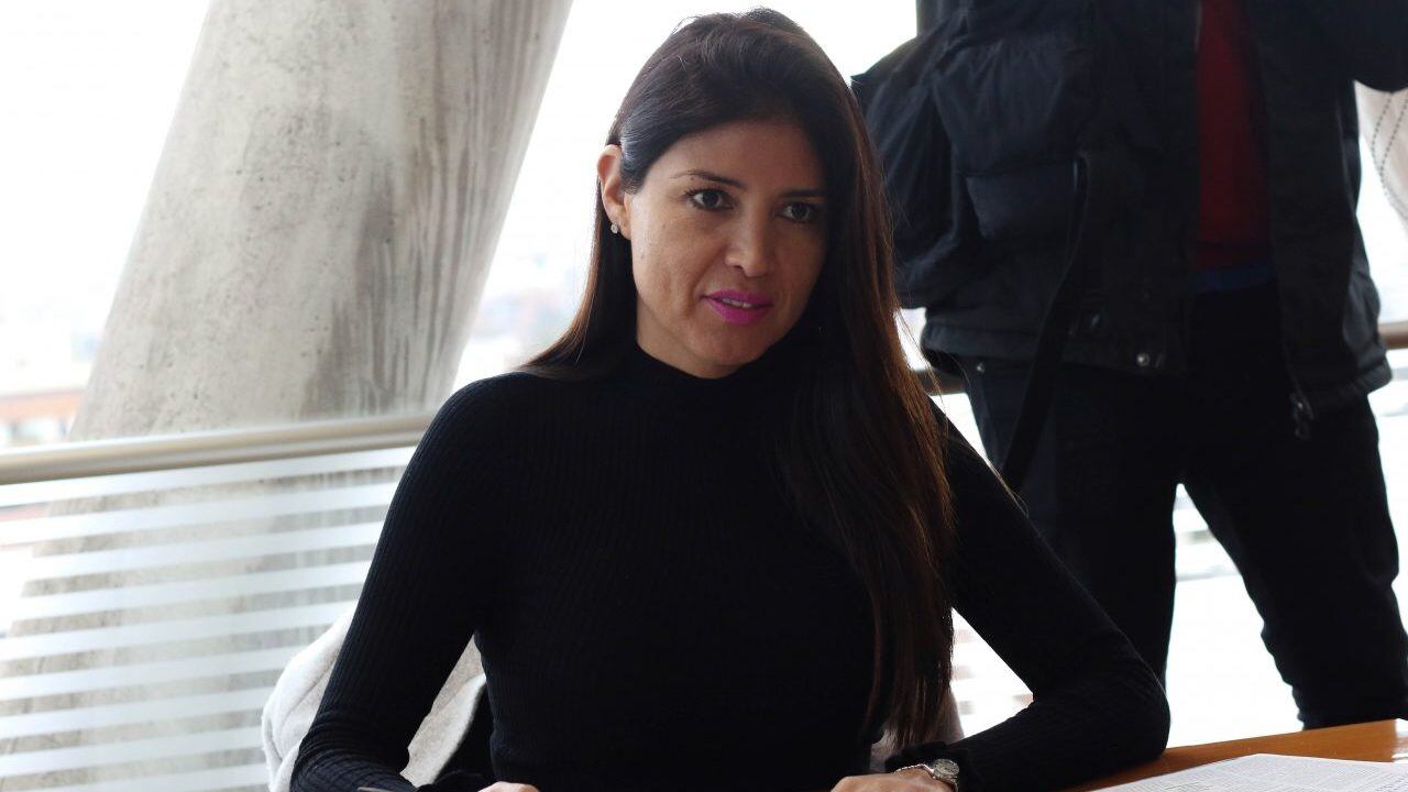 31 de Mayo del 2019/SANTIAGOLos municipios de Quilpue, Las Condes, Peñalolen, Antofagasta, Colina y Lo Barnechea, confeccionan la presentación del cuestionario que se aplicará en la próxima Consulta Ciudadana que busca recoger el sentir de sus comunidades frente a un consenso social para recomendar un “Horario Sugerido” en que los jóvenes puedan estar en la calle. La alcaldesa de Antofagasta, Karen Rojo.
FOTO: SEBASTIAN BELTRANGAETE/AGENCIAUNO