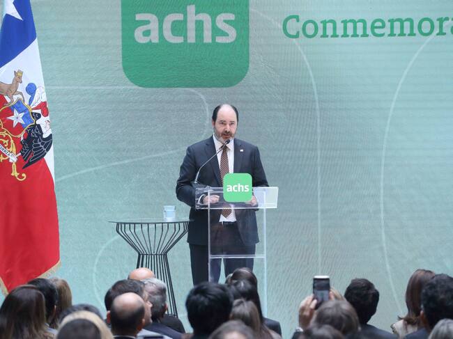 1 de mayo de 2026 / SANTIAGO
El Presidente José Antonio Kast, junto a la primera dama María Pía Adriasola, y el ministro de Trabajo, Tomás Rau, participa en conmemoración del 1 de mayo en el Hospital del Trabajador. En la imagen, Tomas Rau, Ministro del Trabajo y Previcion Social.
FOTO: SEBASTIAN BELTRAN GAETE / AGENCIAUNO