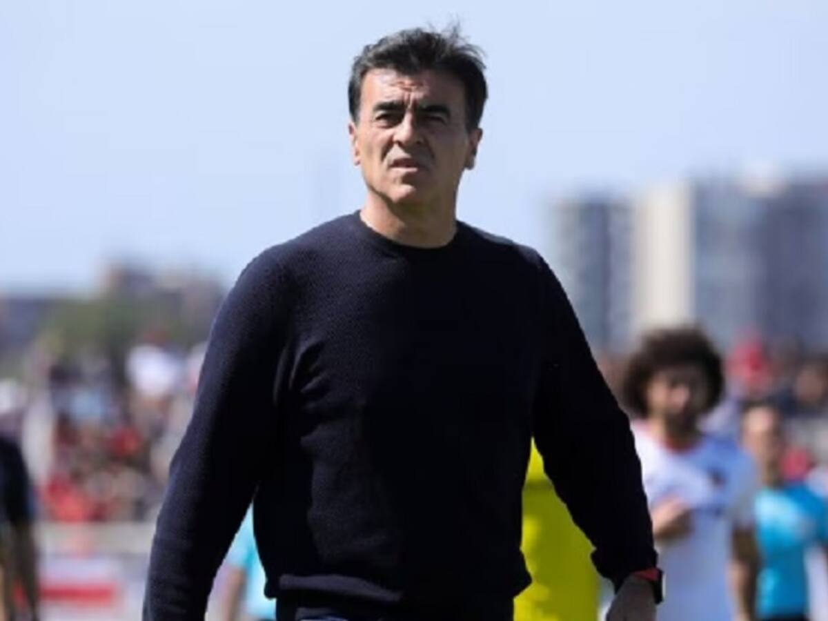 Gustavo Quinteros no da por muerto a Colo Colo tras caer ante Palestino: «Mientras tengamos chances, seguiremos luchando»