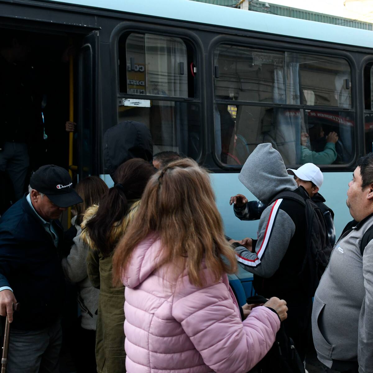 La electromovilidad avanza al transporte rural: así son los nuevos taxibuses eléctricos que llegan a Chile