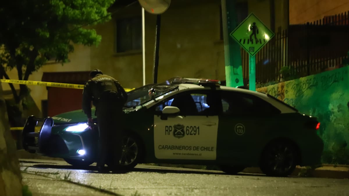Hombre sufre violento portonazo en La Reina: intentó lanzar las llaves del auto hacia su casa, pero estas rebotaron